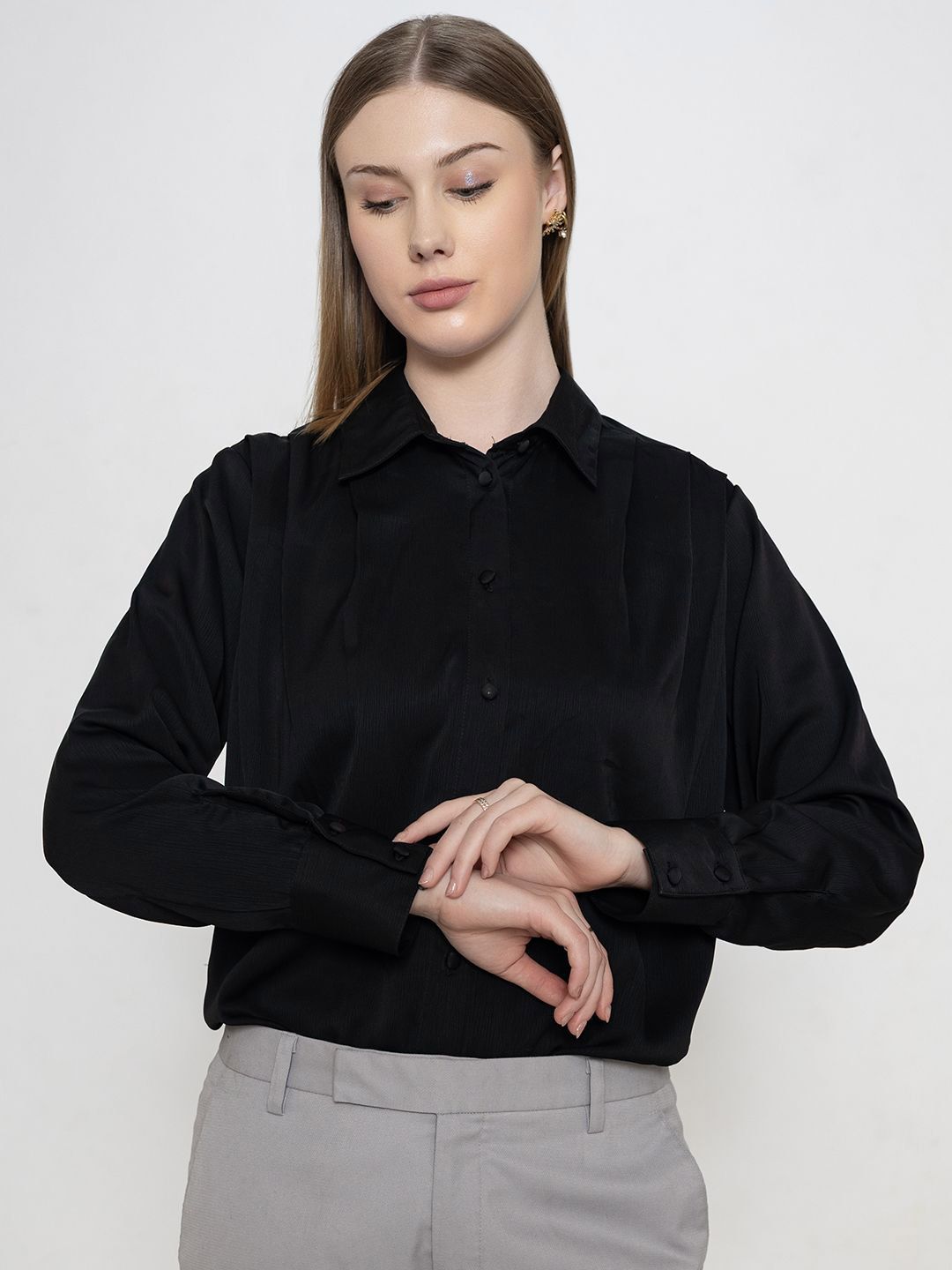 Women Comfort Regular Fit Spread Collar Solid Casual Shirt