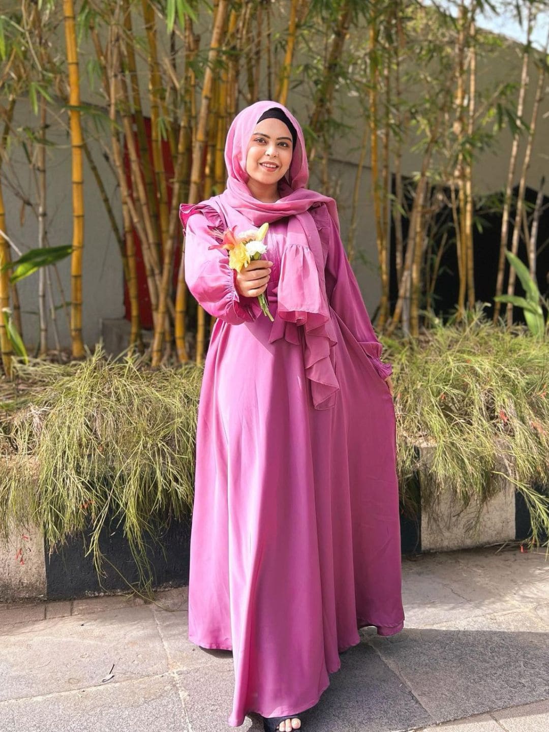 Exquisite Serene Pink Abaya