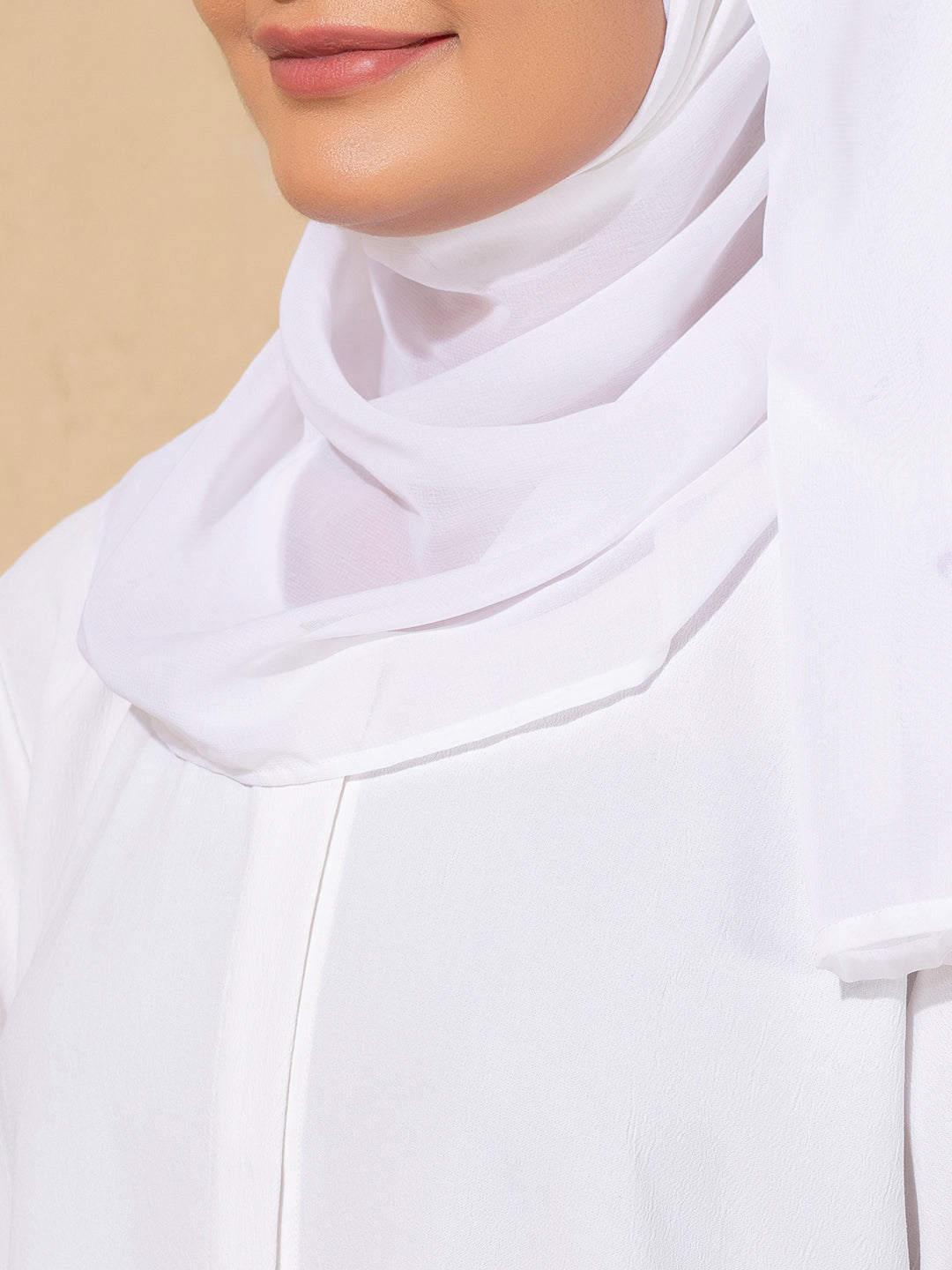 White Embroidered Abaya with elasticated Sleeves – Elegant & Lightweight Modest Wear