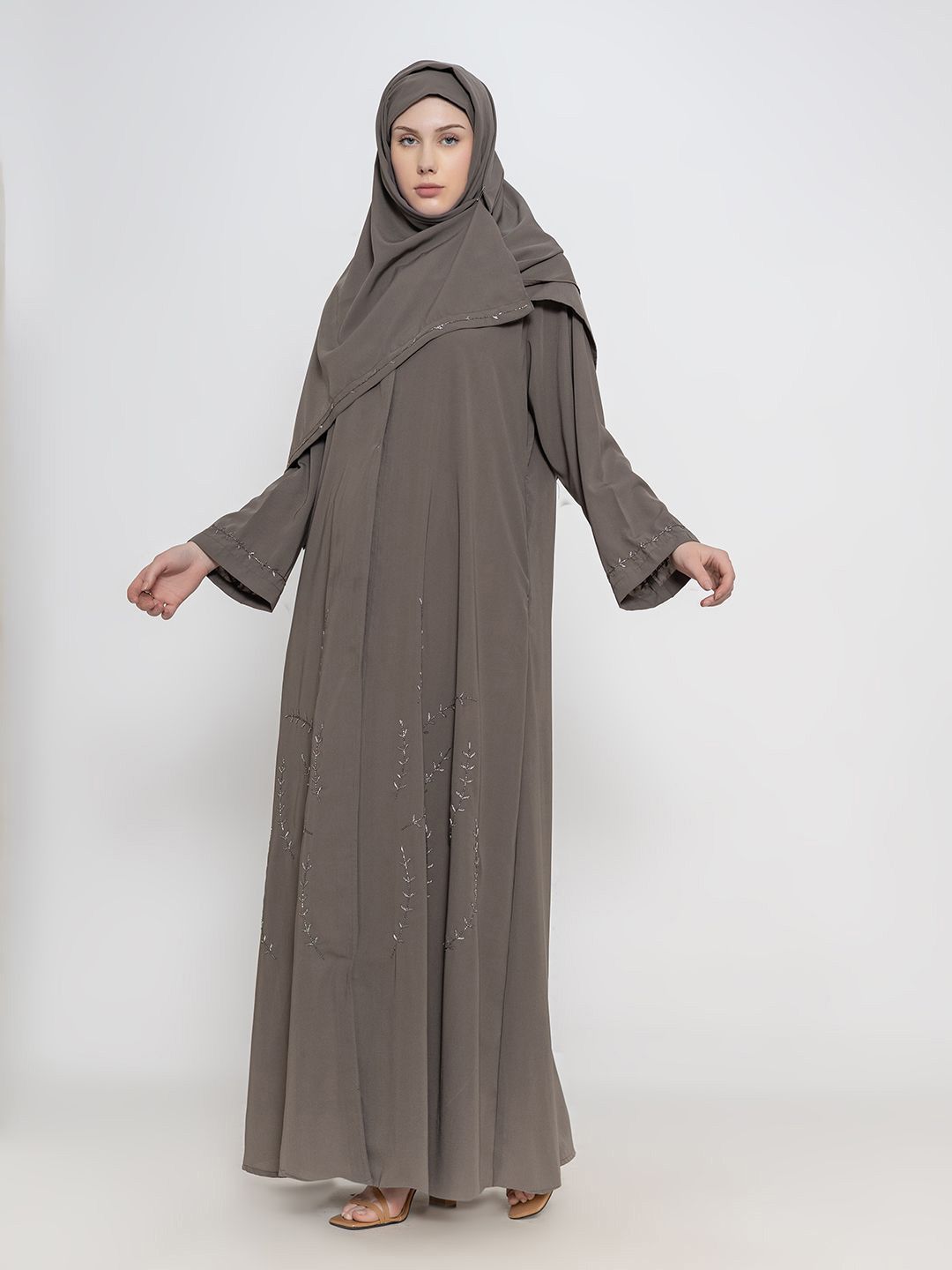 Women Embroidered Abaya With Scarf
