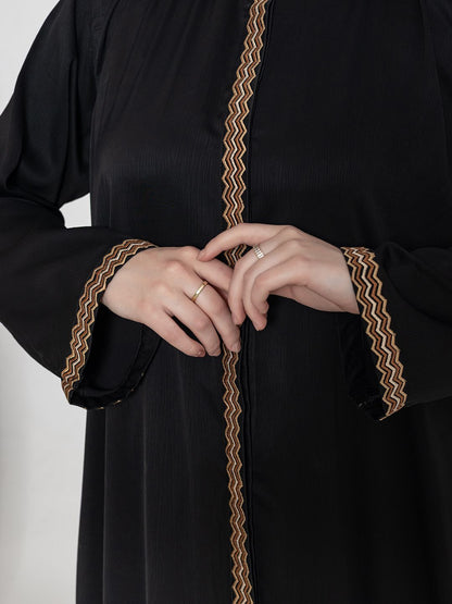 Women Embroidered Round Neck Abaya With Scarf