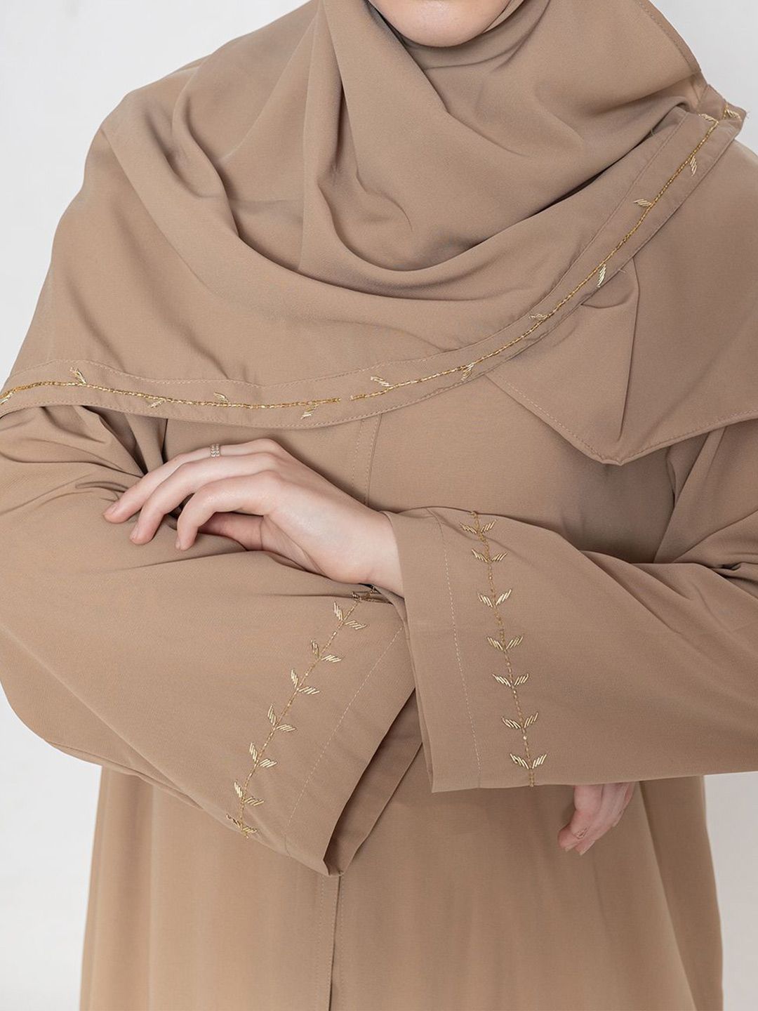 Women Embroidered Abaya With Scarf